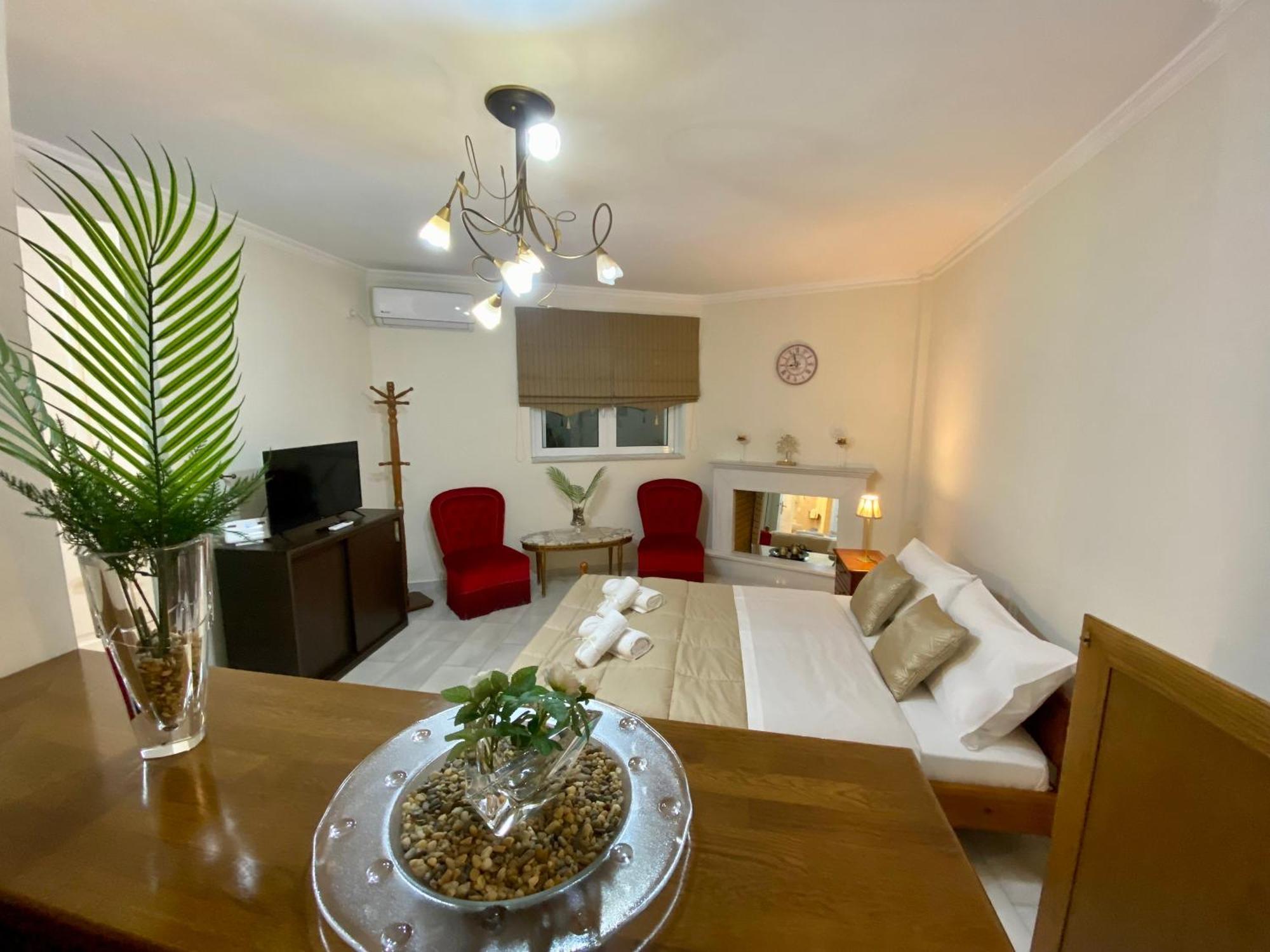 Nikos Apartment Spáta Екстериор снимка