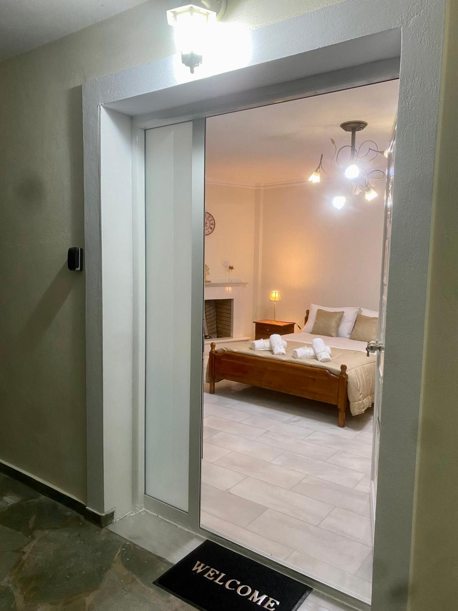 Nikos Apartment Spáta Екстериор снимка
